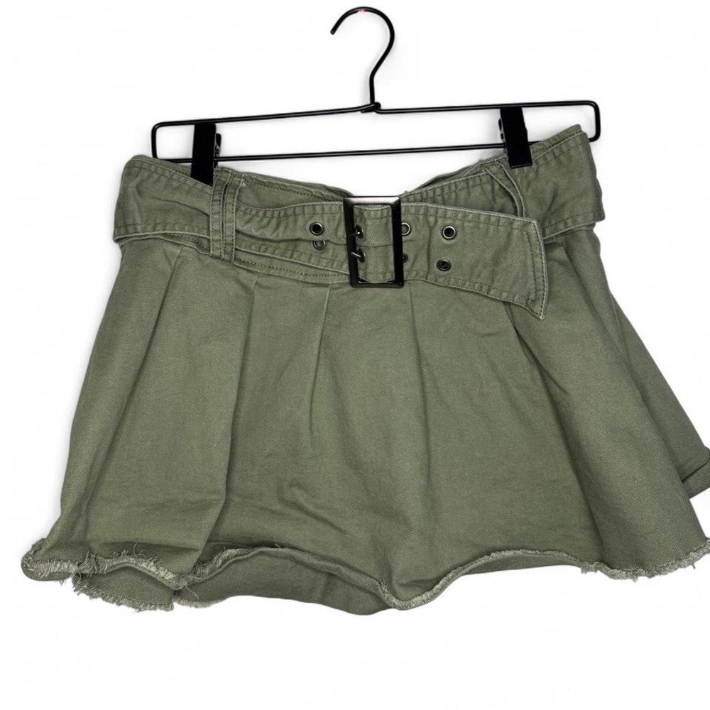 No Boundaries Size Small S khaki green mini skirt with belt